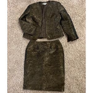 Carlisle skirt suit